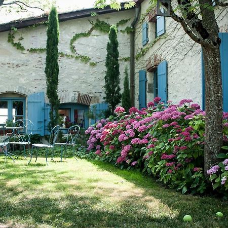 Bed and Breakfast Les Huguets Вильнёв-сюр-Ло Экстерьер фото