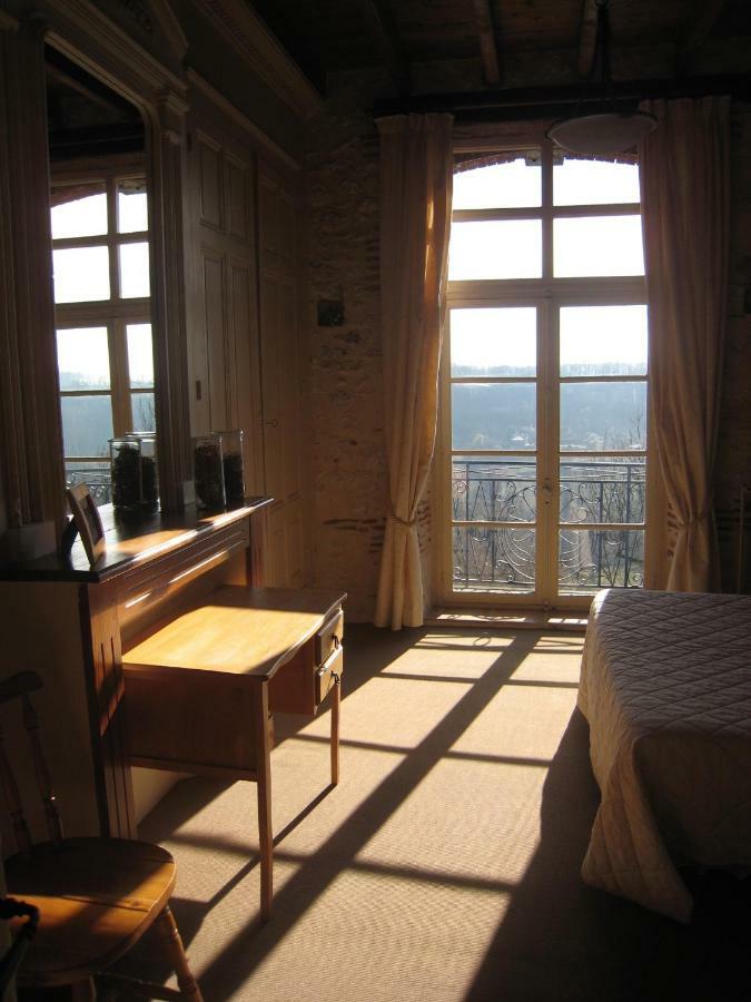 Bed and Breakfast Les Huguets Вильнёв-сюр-Ло Экстерьер фото